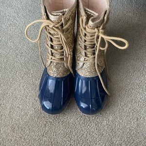 Shearling Lined Duck Boots Size 6